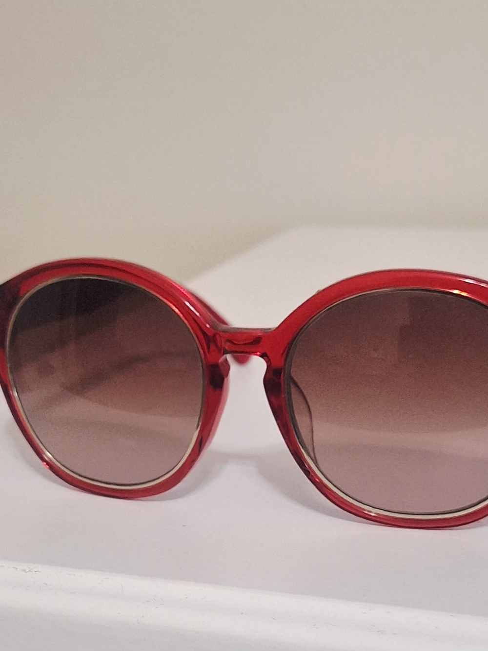 MCM Red Round Women's Sunglasses with Gradient Lenses - Picture 2 of 3